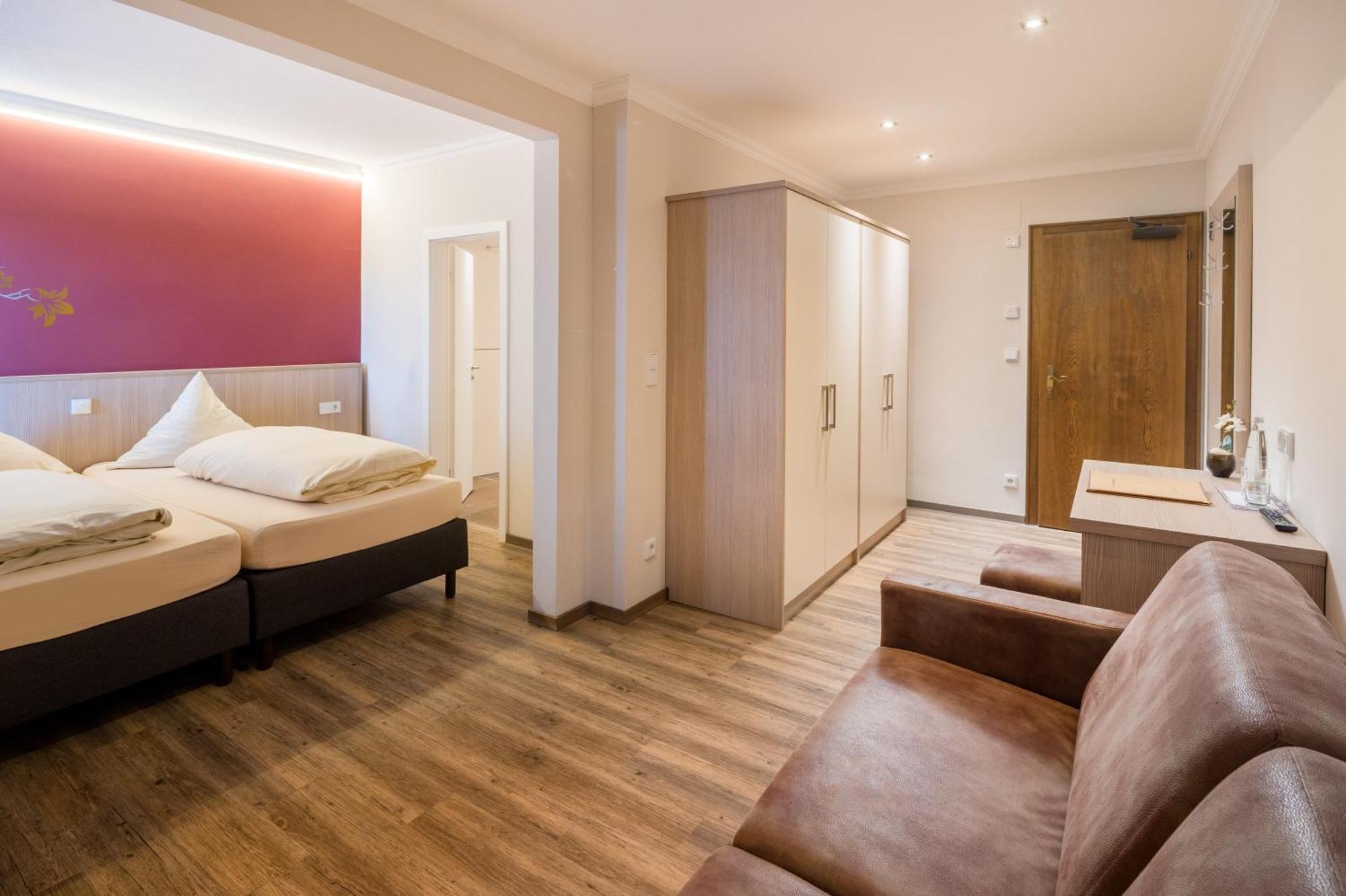 Hotel-Gasthof Huber เอเบอร์สแบร์ก ภายนอก รูปภาพ