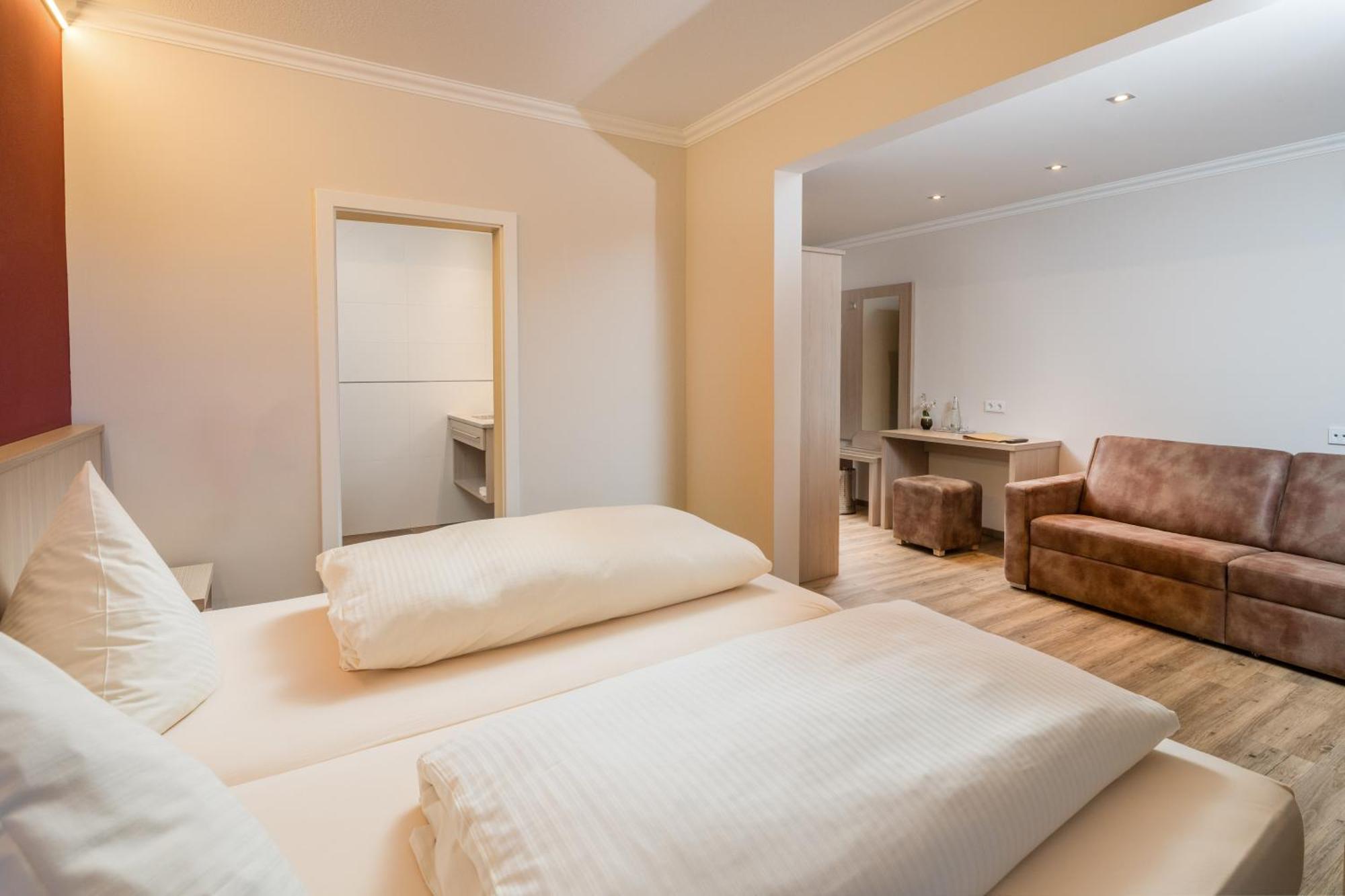Hotel-Gasthof Huber เอเบอร์สแบร์ก ภายนอก รูปภาพ