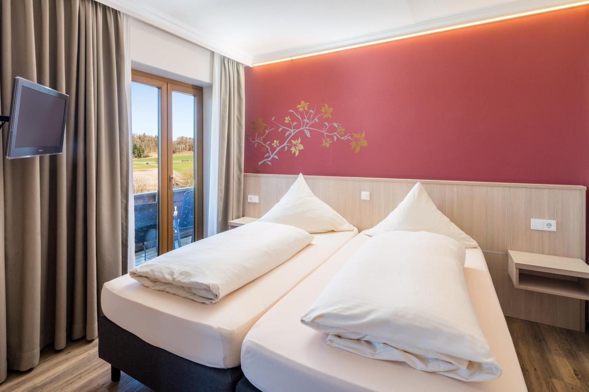 Hotel-Gasthof Huber เอเบอร์สแบร์ก ภายนอก รูปภาพ
