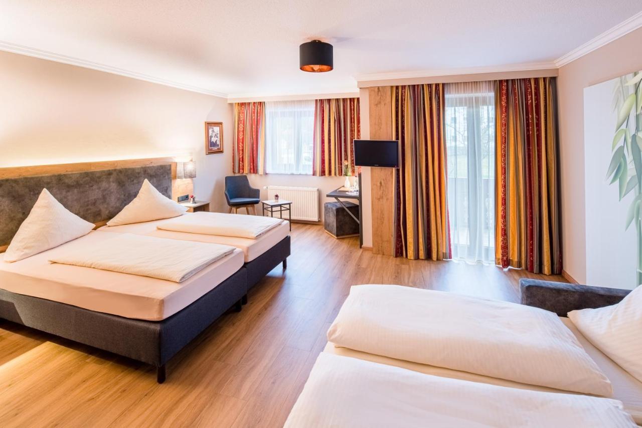 Hotel-Gasthof Huber เอเบอร์สแบร์ก ภายนอก รูปภาพ